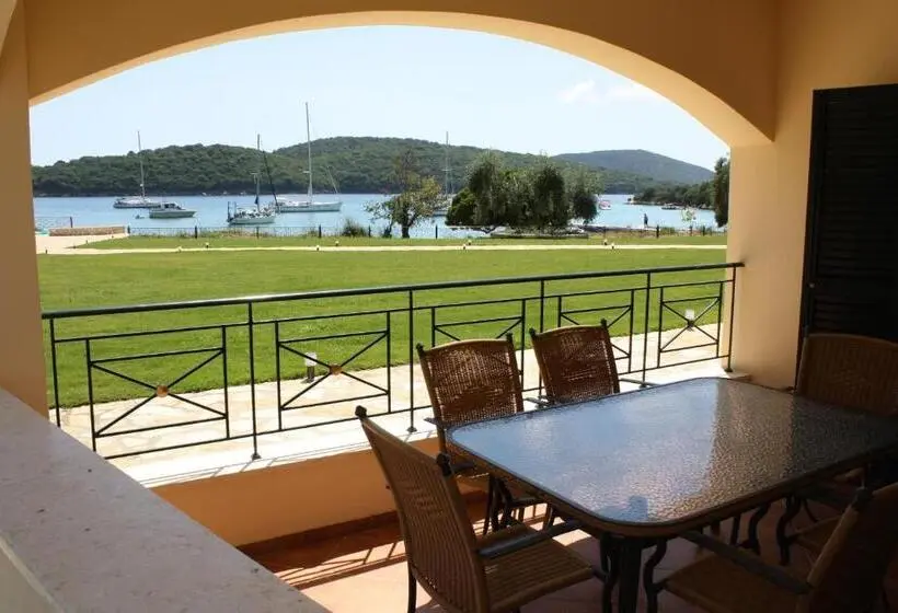 Huoneisto 1 Makuuhuone Merinäkymä, Syvota Apartments