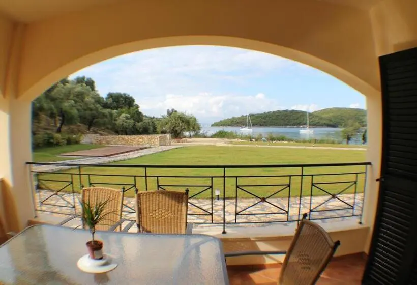 Huoneisto 1 Makuuhuone Merinäkymä, Syvota Apartments
