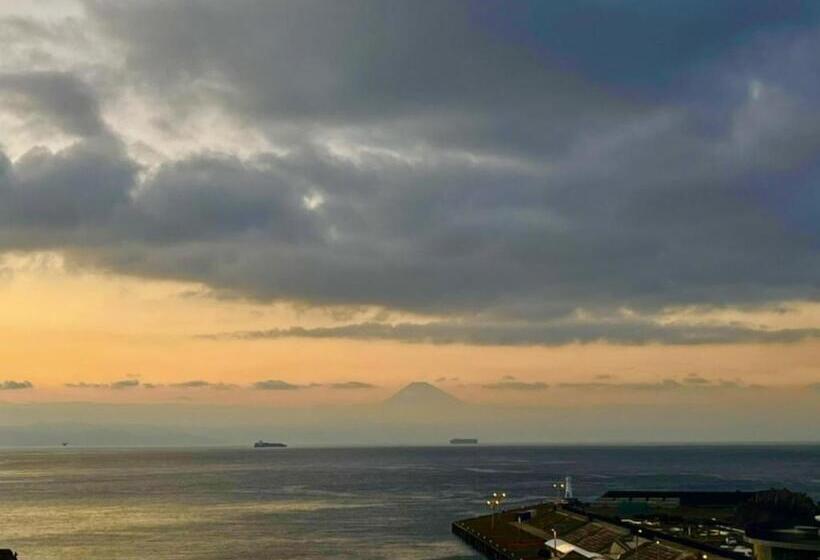 إستوديو قياسى, Yuraku Izuoshima  Hostel