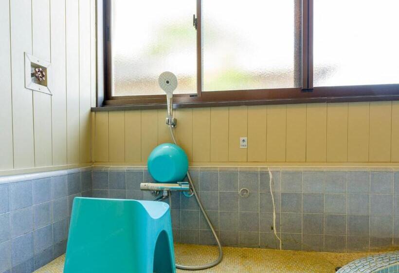 إستوديو قياسى, Yuraku Izuoshima  Hostel