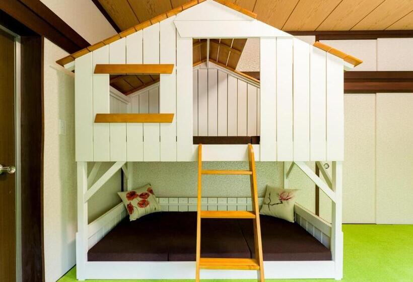 إستوديو قياسى, Yuraku Izuoshima  Hostel