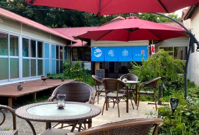 إستوديو قياسى, Yuraku Izuoshima  Hostel