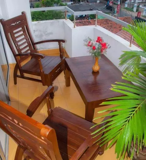 Superior-huone Merinäkymä Parveke, Marine Tourist Guest House At Negombo Beach