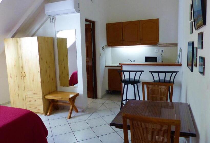 استودیوی استاندارد, Gites Rose Des Vents