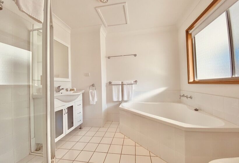 ３ベッドルームハウス, Camway Estate