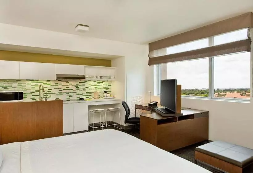 استودیو استاندارد با تخت کینگ, Element Miami Doral