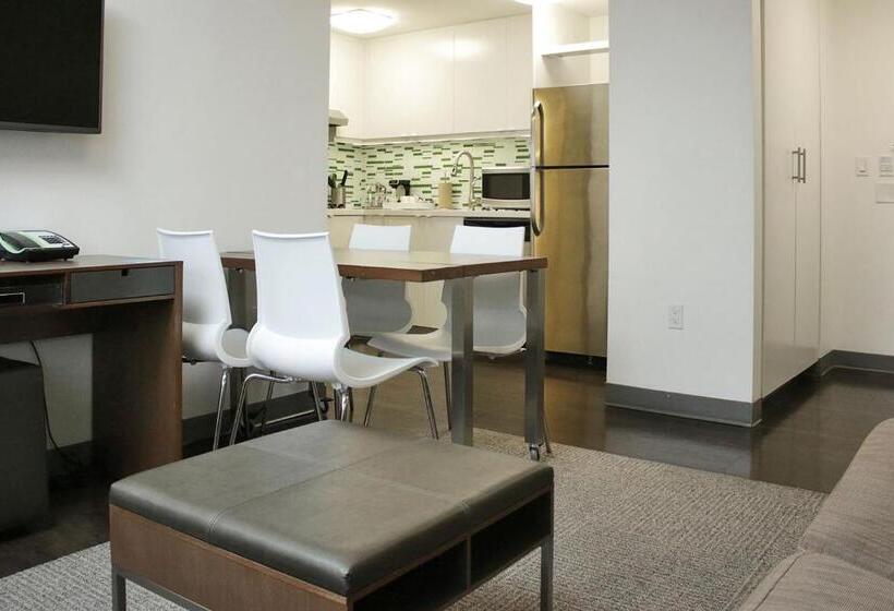 סוויטת אקזקיוטיב, עם מיטת קינג, Element Miami Doral