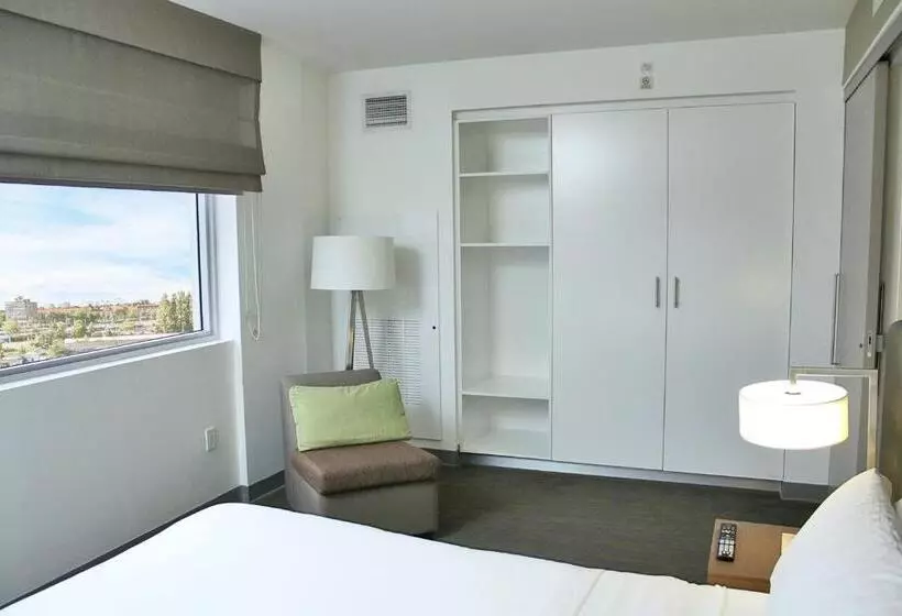سوئیت اجرایی با تخت کینگ, Element Miami Doral