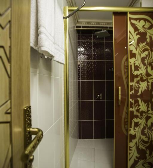 اتاق لوکس با چشم‌انداز دریا, Empire Suite