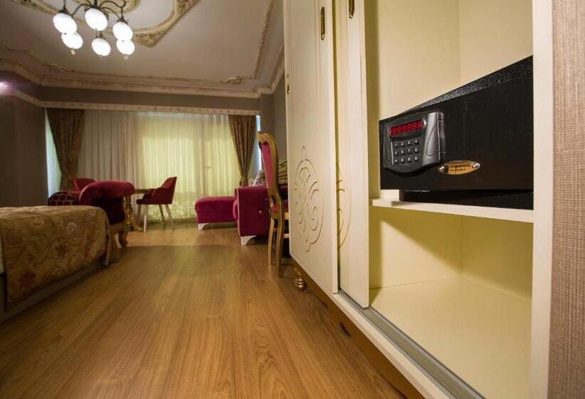 اتاق لوکس با چشم‌انداز دریا, Empire Suite