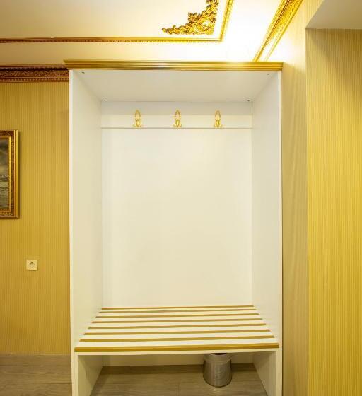 سوییت خانوادگی, Empire Suite