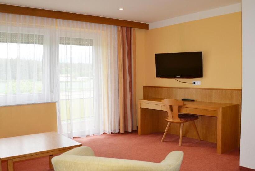 סוויטת ג'וניור עם מרפסת, Fantur