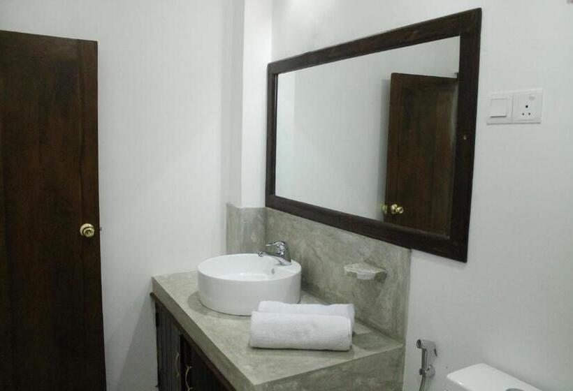 Deluxe Room, Heavens Holiday Resort