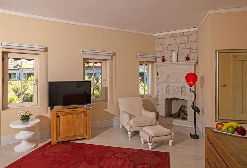 جناح جونيور, Alaçatı Beach Resort