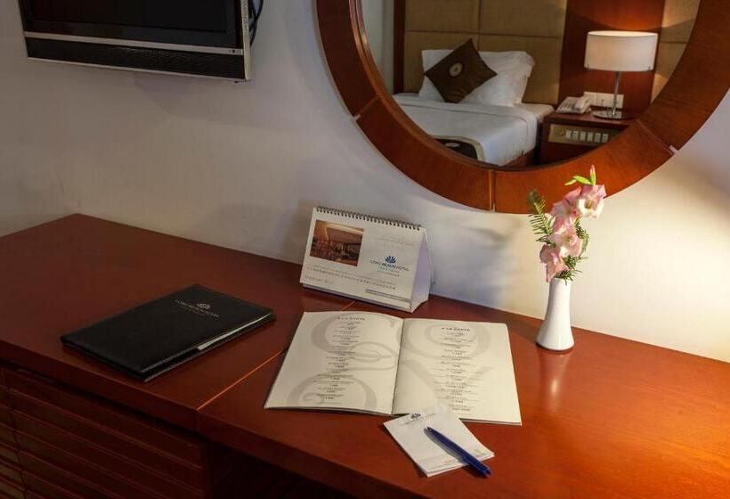 اتاق سوپریور, Long Beach