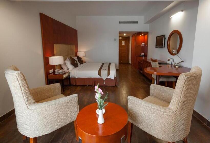 اتاق سوپریور, Long Beach