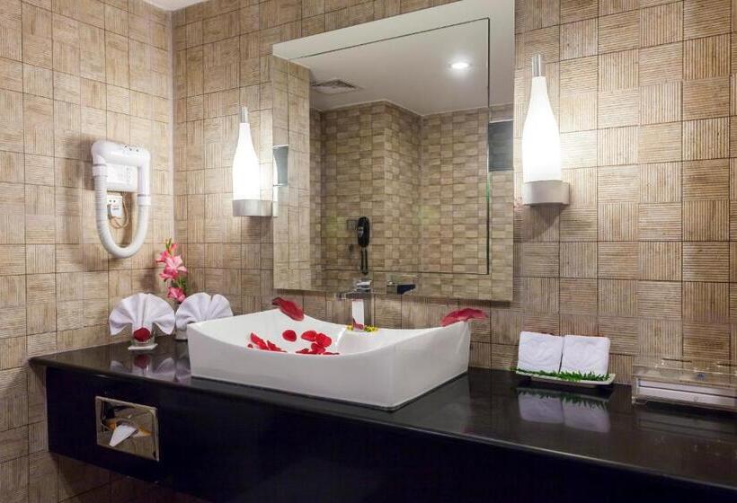 اتاق اجرایی, Long Beach