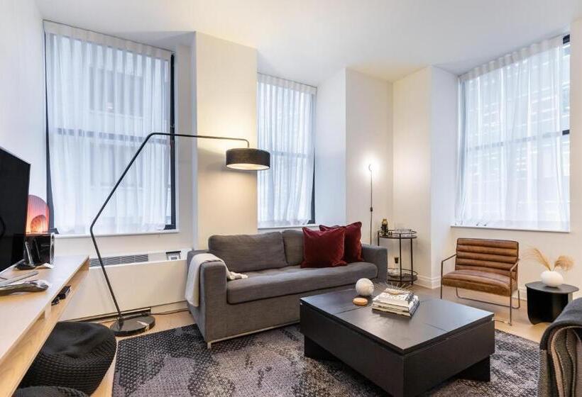 آپارتمان 2 خوابه, Mint House At 70 Pine