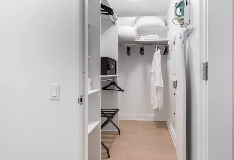 Deluxe-studio, Mint House At 70 Pine