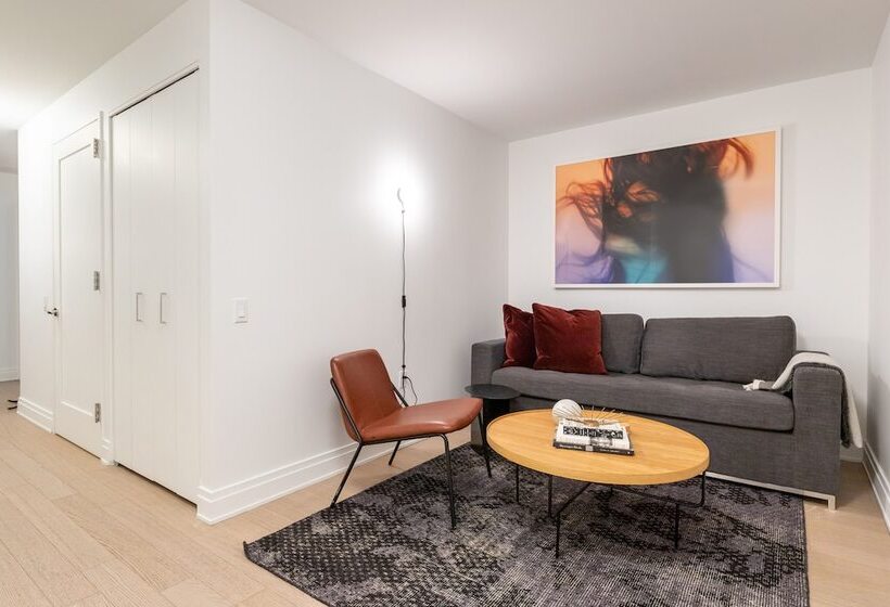 استودیوی لوکس, Mint House At 70 Pine