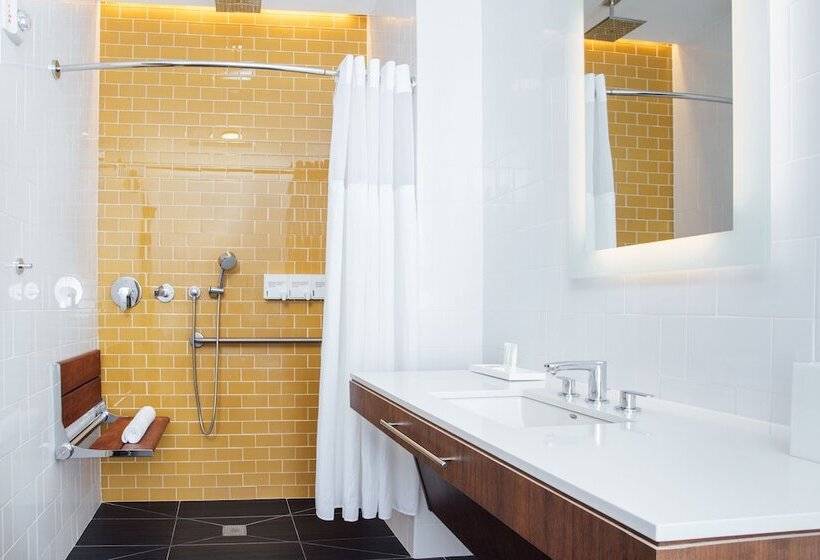 استودیوی استاندارد, Mint House At 70 Pine