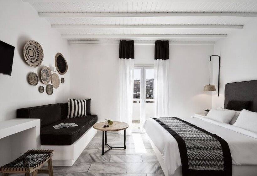 Junior Suite Vue Montagne, Mr & Mrs White Mykonos