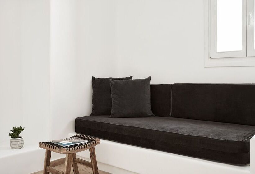 Junior Suite Vue Montagne, Mr & Mrs White Mykonos