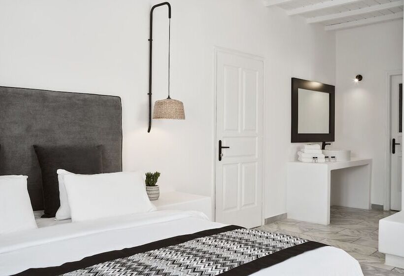 Junior Suite Vue Montagne, Mr & Mrs White Mykonos