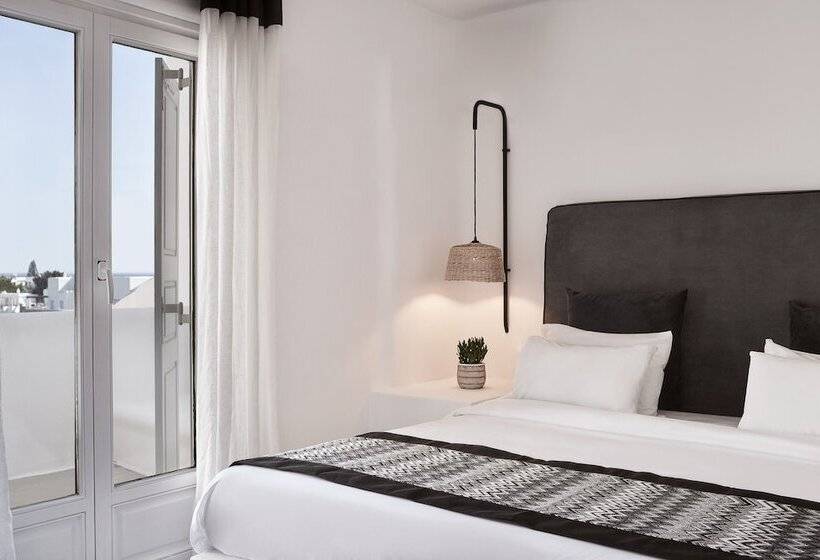 Junior Suite Vue Montagne, Mr & Mrs White Mykonos