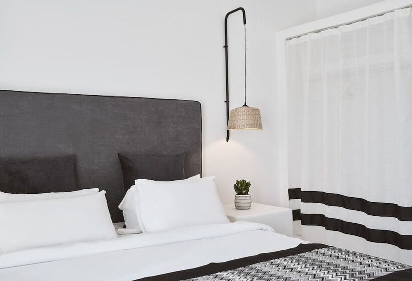 Junior Suite Vue Montagne, Mr & Mrs White Mykonos