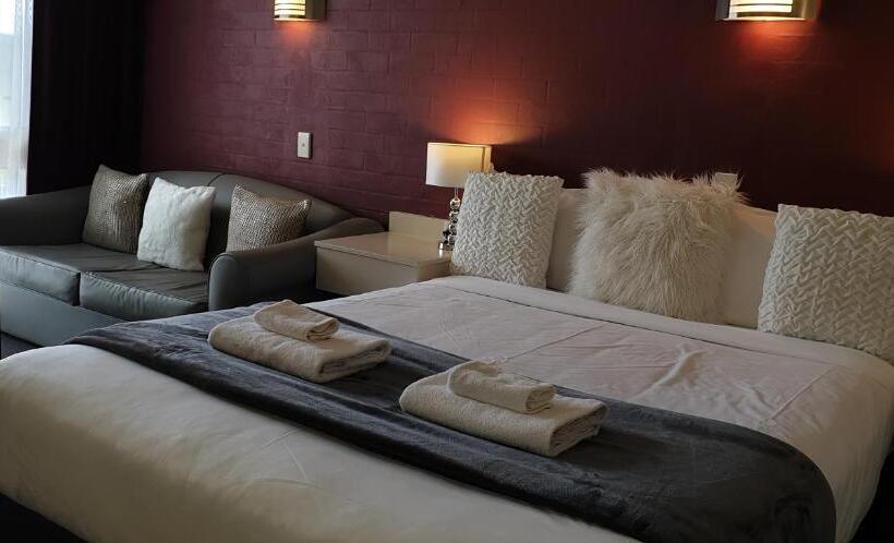 이그제큐티브 룸, Sandpipers @ Millicent