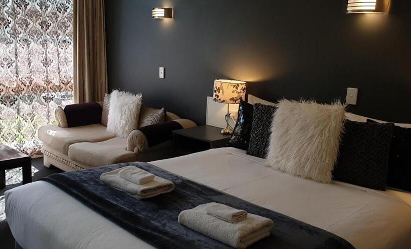 이그제큐티브 룸, Sandpipers @ Millicent