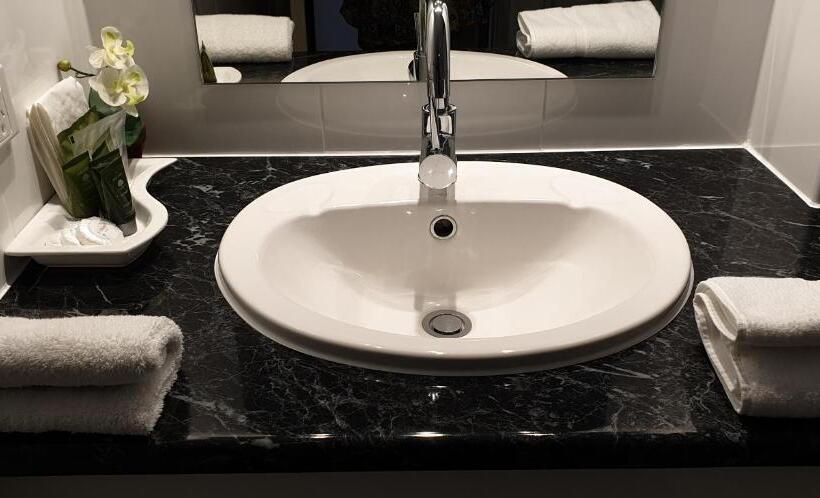 이그제큐티브 룸, Sandpipers @ Millicent