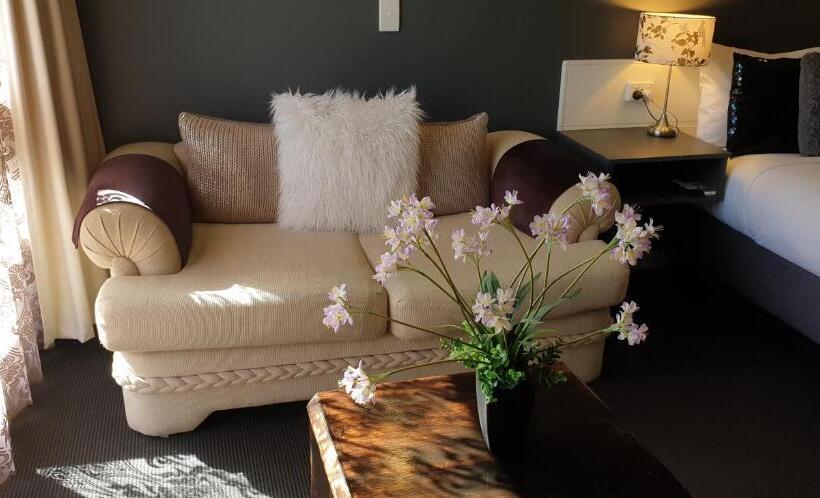 이그제큐티브 룸, Sandpipers @ Millicent