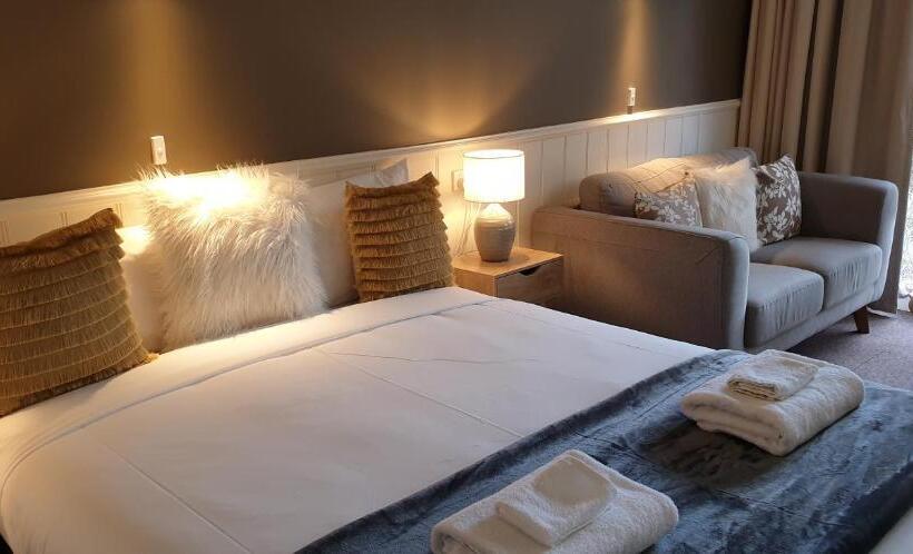 이그제큐티브 룸, Sandpipers @ Millicent