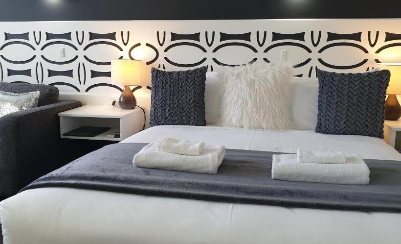 이그제큐티브 룸, Sandpipers @ Millicent