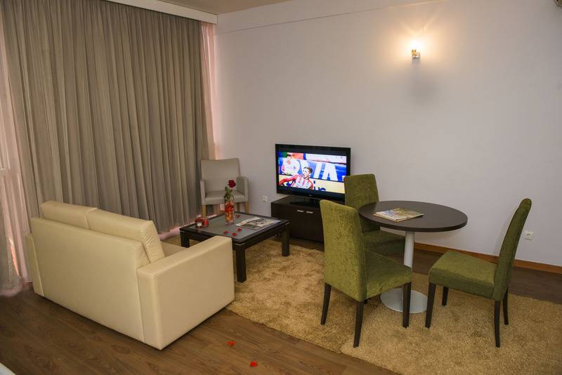 סוויטה, Santiago