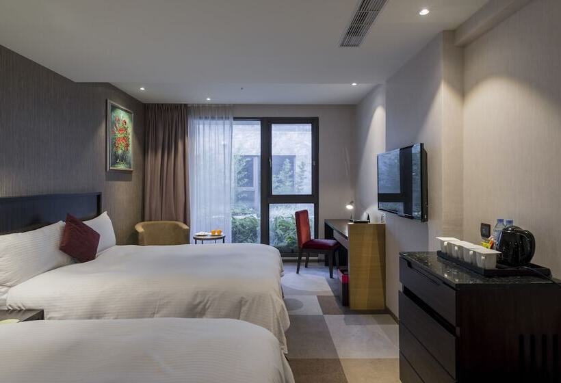 اتاق لوکس چهار تخته, In Sky