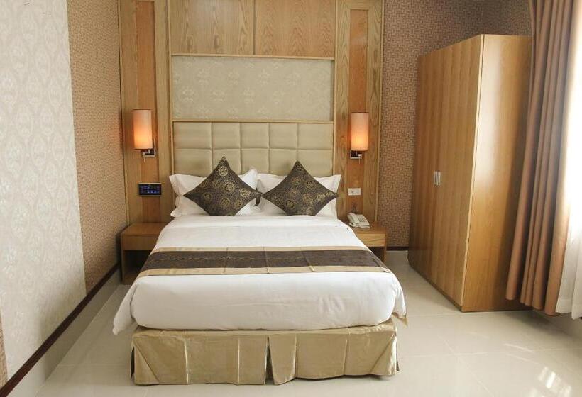 اتاق سوپریور, West