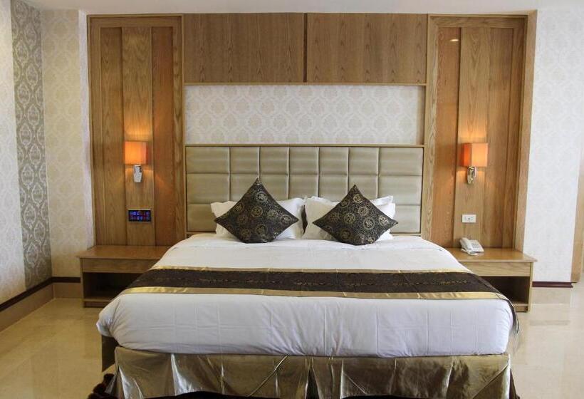 سوییت جونیور, West