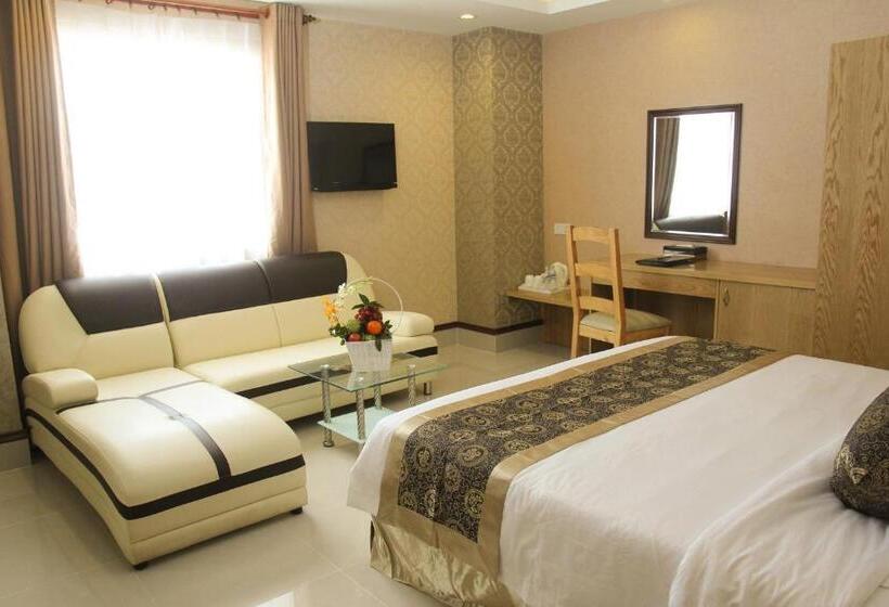 اتاق لوکس, West