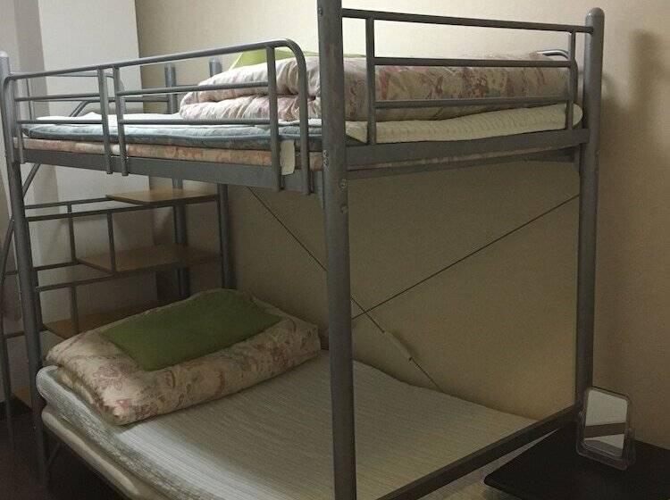 غرفة قياسية, Grace Naha