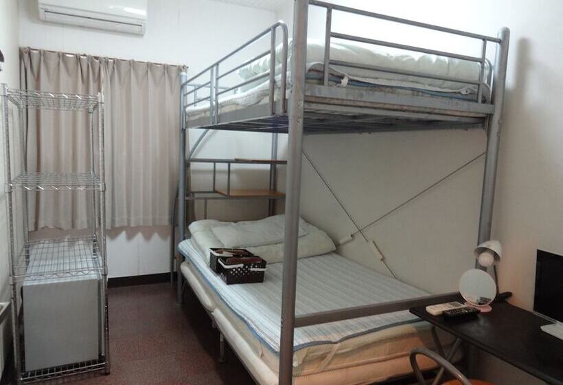 غرفة قياسية, Grace Naha