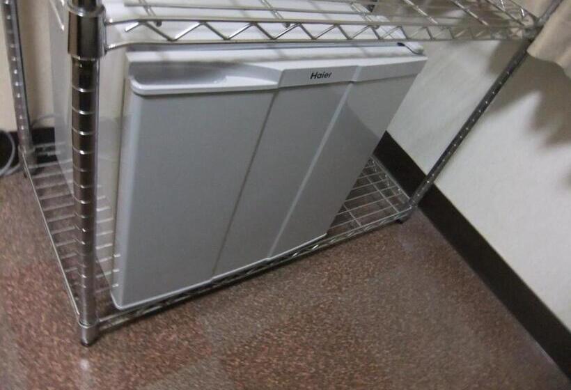 غرفة قياسية, Grace Naha