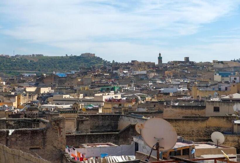 标准间, Riad Meski