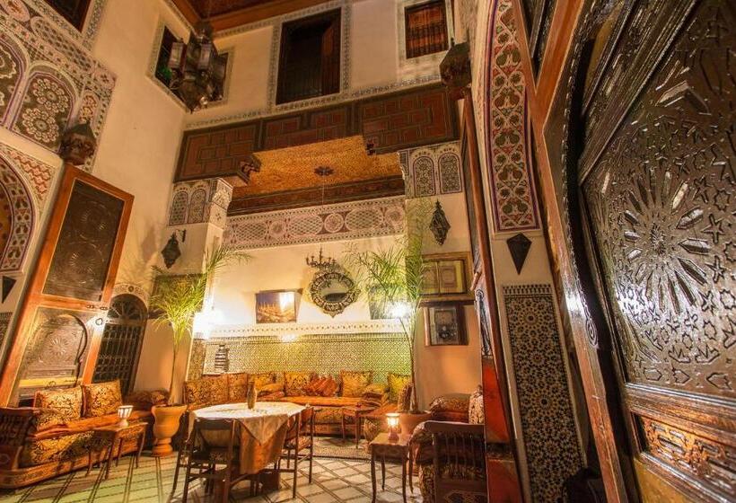 四人高级间, Riad Meski