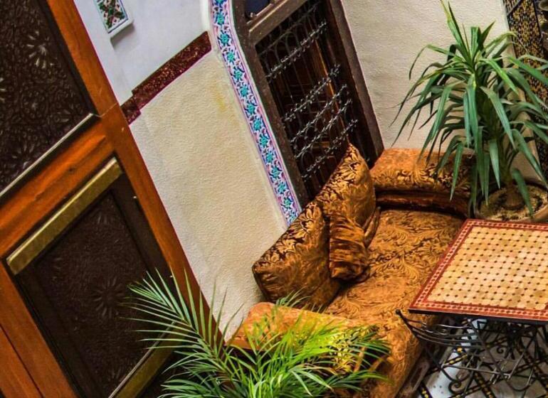 اتاق سوپریور چهار تخته, Riad Meski