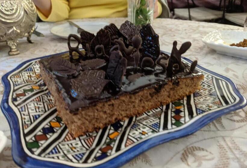 四人高级间, Riad Meski