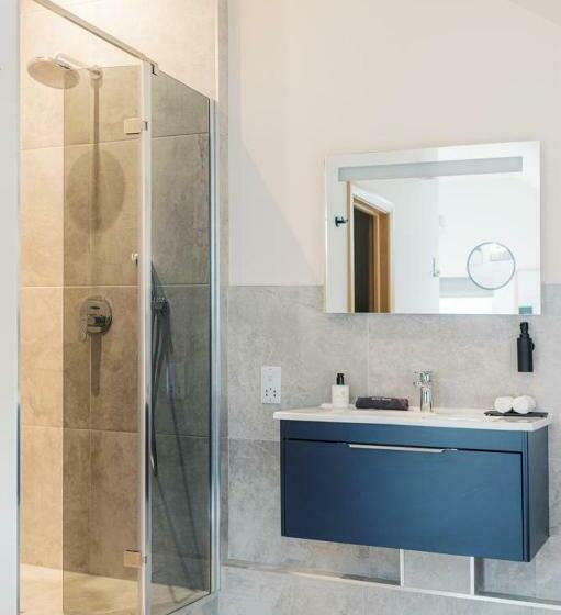 带大床的标准间, The Blind Bull