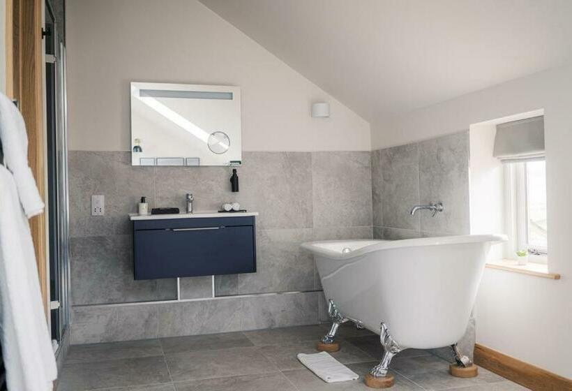 带大床的标准间, The Blind Bull